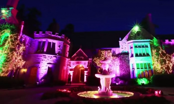 Luxusn&eacute; s&iacute;dlo zakladateľa Playboya sa predalo za 100 mili&oacute;nov dol&aacute;rov