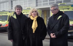 Zagorov&aacute;, Kotvald, Hložek nanovo prespievali pieseň Můj čas ako vďaku pre v&scaron;etk&yacute;ch z&aacute;chran&aacute;rov (VIDEO)