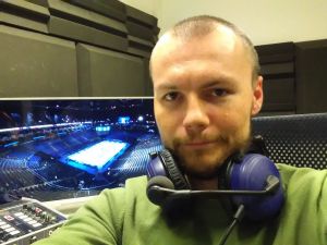 &Scaron;portov&yacute; koment&aacute;tor nap&iacute;sal psychotriler, predlohou mu bola aj jeho pr&aacute;ca