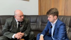 Huliak by mal za slov&aacute; o zastrelen&iacute; hovorcu skončiť v politike a odovzdať zbrojn&yacute; preukaz (VIDEO)