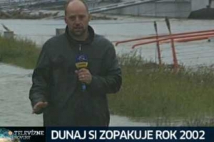 Hečko sa ospravedlnil div&aacute;kom za premiestnenie kameňa