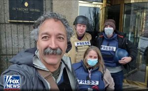 Od začiatku vojny rusk&iacute; okupanti sp&aacute;chali na novin&aacute;roch &uacute;dajne až 74 zločinov