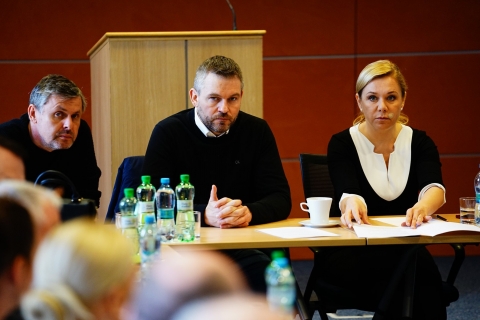 MZ SR: Slovensko zaznamenalo prvý potvrdený prípad ochorenia COVID-19 (FOTO)
