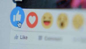 Facebook, Instagram a WhatsApp zaznamenali rozsiahly v&yacute;padok