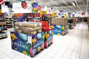 Tesco bude otvoren&eacute; v sobotu aj počas Veľkonočn&eacute;ho pondelka