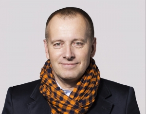 Boris Koll&aacute;r &scaron;&iacute;ri falo&scaron;n&uacute; fotku s nen&aacute;vistn&yacute;m statusom proti D&uacute;hov&eacute;mu pochodu 