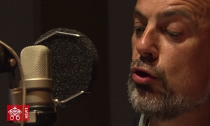 Vatik&aacute;nske r&aacute;dio sp&uacute;&scaron;ťa spravodajsk&uacute; rel&aacute;ciu v latinčine (VIDEO)