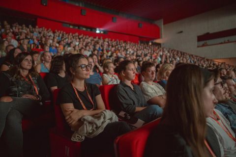 Začal 19. ročn&iacute;k festivalu Cinematik, otvoril ho film o vyh&aacute;ňan&iacute; Maďarov a Židov zo Slovenska (VIDEO)