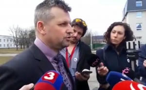 Prokur&aacute;tor Kov&aacute;čik žiada trest pre &Scaron;pirka za jeho br&iacute;fing pre novin&aacute;rov