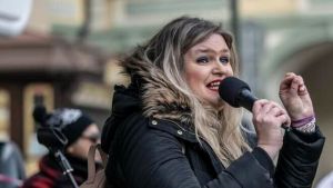 B&yacute;val&aacute; redaktorka klamala o &uacute;mrtiach po očkovan&iacute;, mus&iacute; zaplatiť pokutu a ospravedlniť sa