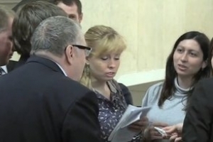 Žirinovskij za&uacute;točil na tehotn&uacute; novin&aacute;rku. Psychiatri mu odpor&uacute;čaj&uacute; vy&scaron;etrenie
