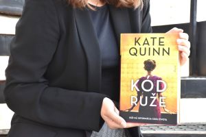 K&oacute;d ruže. Historick&yacute; pr&iacute;beh in&scaron;pirovan&yacute; skutočnosťou