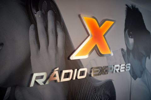 R&aacute;dio Expres predstavuje nov&yacute; vietor v digit&aacute;lnej audio reklame. Na svete je prv&yacute; chatbot, znalec slovensk&yacute;ch podcastov
