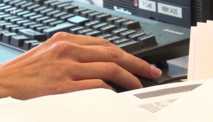 Europoslanci s&uacute; znepokojen&iacute; počtom st&iacute;han&yacute;ch novin&aacute;rov a whistleblowerov