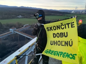 Medzi zadržan&yacute;mi aktivistami Greenpeace bol aj dlhoročn&yacute; novin&aacute;r