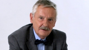 Zomrel herec Juraj Slez&aacute;ček