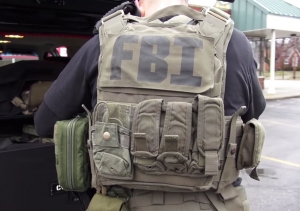 B&yacute;val&yacute; agent FBI dal tajn&eacute; dokumenty novin&aacute;rom, dostal &scaron;tyri roky