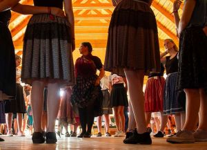 Na n&aacute;v&scaron;teve na&scaron;ich obc&iacute;: 10 ľudov&yacute;ch tancov zo severu a v&yacute;chodu Slovenska