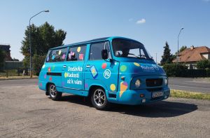 Na cest&aacute;ch po Slovensku m&ocirc;žete stretn&uacute;ť oblepen&uacute; &Scaron;kodu 1203 (FOTO)