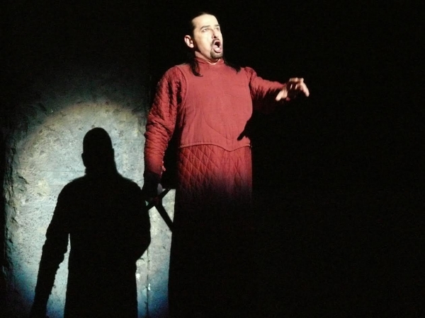 Macbeth sa vracia s Daliborom Jenisom a Adrianou Koh&uacute;tkovou