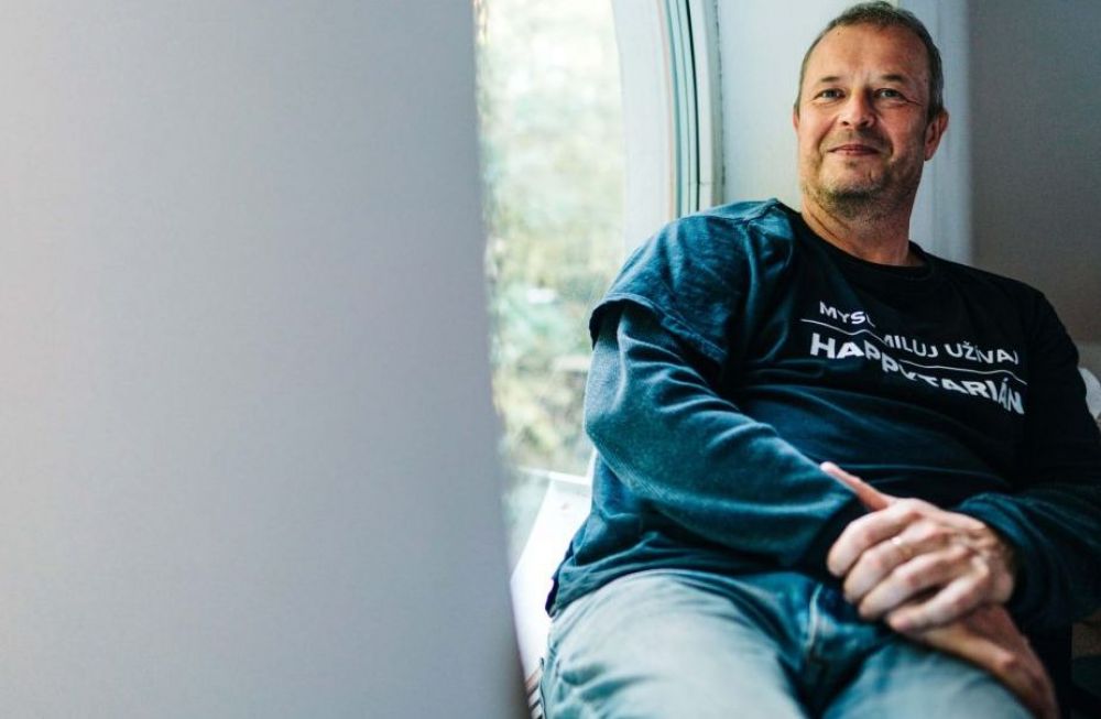 Ale&scaron; Bednař&iacute;k: Ľudia, ktor&iacute; ber&uacute; sami seba s v&auml;č&scaron;ou ľahkosťou, s&uacute; &scaron;ťastnej&scaron;&iacute;