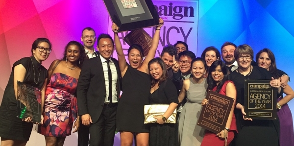 Medi&aacute;lna agent&uacute;ra PHD ma 25 rokov. Oslavuje online ročenkou " 25 Yearbook"