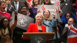 Na RTVS prich&aacute;dza &uacute;spe&scaron;n&aacute; britsk&aacute; minis&eacute;ria Roky a roky (VIDEO)