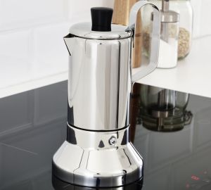 IKEA sťahuje z predaja kanvicu, žiada z&aacute;kazn&iacute;kov, aby ju prestali použ&iacute;vať a vr&aacute;tili do predajne