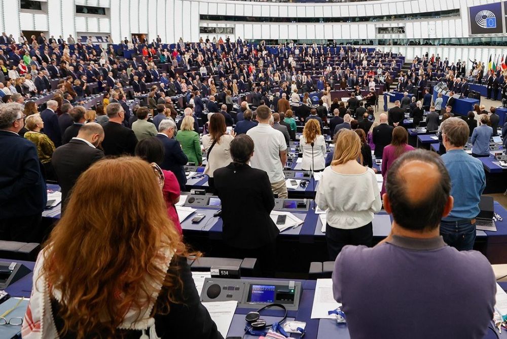Nov&yacute; web odhaľuje doch&aacute;dzku europoslancov. Ako v skutočnosti chodia do pr&aacute;ce Beňov&aacute;, Mazurek, Odor a ďal&scaron;&iacute;?