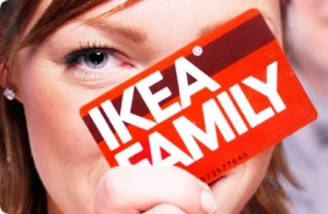 Kauza lesbick&eacute;ho p&aacute;ru nespustila hromadn&yacute; n&aacute;vrat kariet IKEA 