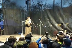 Zuzana Kronerov&aacute; na proteste: Vzoprite sa, ak v&aacute;s niekto n&uacute;ti robiť korupciu!