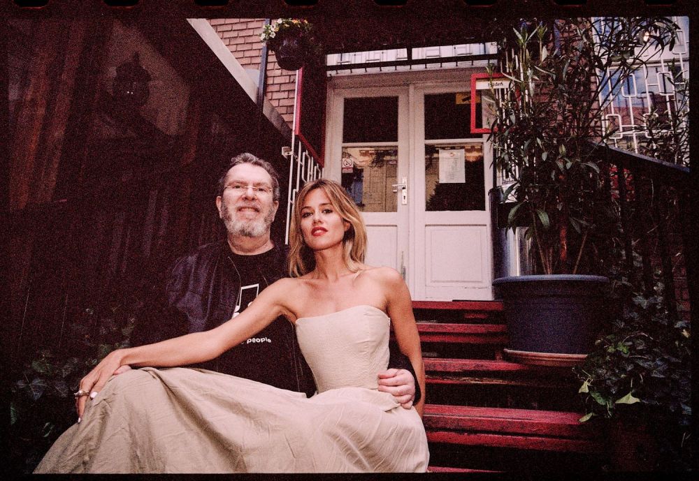 Nov&yacute; romantick&yacute; seri&aacute;l doprev&aacute;dza tituln&aacute; skladba s Richardom M&uuml;llerom (VIDEO)