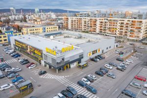 &bdquo;Zelen&yacute;&ldquo; &uacute;spech BILLA: vďaka efekt&iacute;vnej spotrebe elektriny až o &scaron;tvrtinu zn&iacute;žila uhl&iacute;kov&uacute; stopu svojej centr&aacute;ly (FOTO)