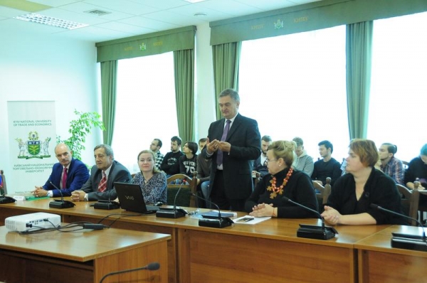 Slovensk&aacute; vysok&aacute; &scaron;kola prijme ďal&scaron;&iacute;ch ukrajinsk&yacute;ch &scaron;tudentov IT