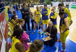 Basketbalovej asoci&aacute;cii sa nep&aacute;či, ako p&iacute;&scaron;e bulv&aacute;r o Plesn&iacute;kovi