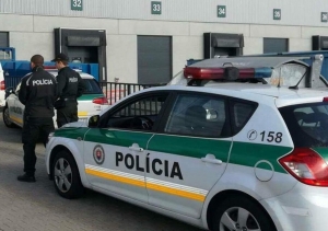 Pol&iacute;cia vykon&aacute;va raziu u podnikateľa, o ktorom p&iacute;sal zavražden&yacute; novin&aacute;r