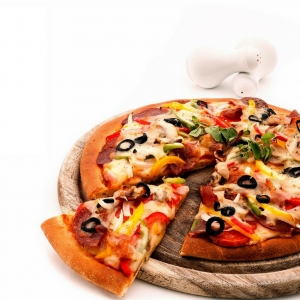 Ringier k&uacute;pil od Petit Pressu NaPizzu.sk