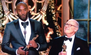 B&yacute;val&yacute; basketbalista Bryant z&iacute;skal Oscara za sfilmovan&uacute; b&aacute;seň