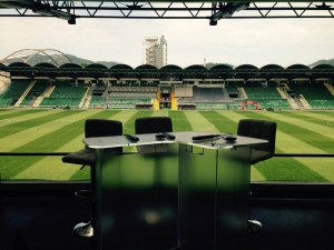 In&scaron;pektori EK vy&scaron;etruj&uacute; možn&yacute; kartel v oblasti pr&aacute;v na &scaron;portov&eacute; prenosy