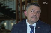 Úrad odkazuje Lukášovi Machalovi: Správna skratka je USA, nie SŠA