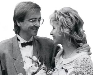 Manželka Miroslava Žbirku v knihe spom&iacute;na na život so sl&aacute;vnym hudobn&iacute;kom