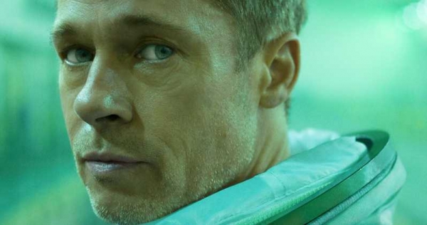Brad Pitt zavolal na ISS, od kozmonauta sa dozvedel zauj&iacute;mav&eacute; novinky (VIDEO)