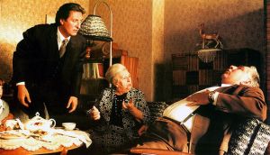 V kom&eacute;dii Prečo pr&aacute;ve my? sa 25 rokov po Peli&scaron;k&aacute;ch stretli Pol&iacute;vka a Donutil