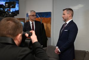 S bl&iacute;žiacimi sa voľbami počet neetick&yacute;ch prakt&iacute;k v&yacute;razne narast&aacute;, upozorňuj&uacute; odborn&iacute;ci