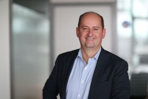 Nov&yacute;m riaditeľom HR Slovenskej sporiteľne bude Martin Čambor