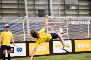 Futbal v meste op&auml;ť sp&aacute;ja mlad&eacute; talenty. Od&scaron;tartovali krajsk&eacute; kol&aacute;!