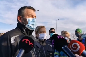 Nahr&aacute;vky o 1500 hliadkuj&uacute;cich vojakoch, uzatvoren&iacute; Bratislavy, brufene, s&uacute; hoaxy. Ne&scaron;&iacute;rte ich (VIDEO)