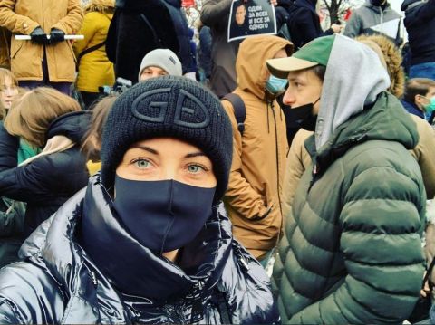 Manželka Navalného Julija Navalná odcestovala do Nemecka
