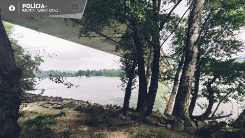 AKTU&Aacute;LNE: Pod mostom v Bratislave na&scaron;li telo moža