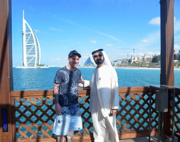 Policajta s&uacute;dia za zverejnenie z&aacute;berov na pas Messiho